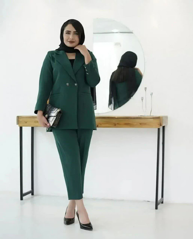 کت و شلوار زنانه مزونی دخترانه جذاب 0257 کالکشن شیک پوشان